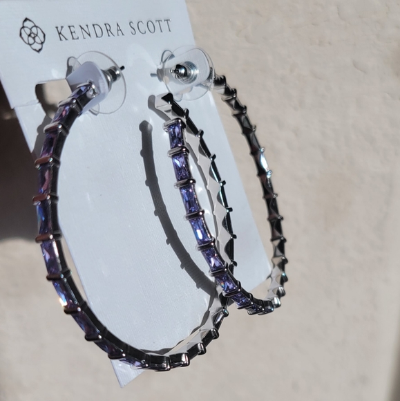 NWT KENDRA SCOTT SILVER AND PURPLE LARGE HOOP EARRINGS - Picture 6 of 7
